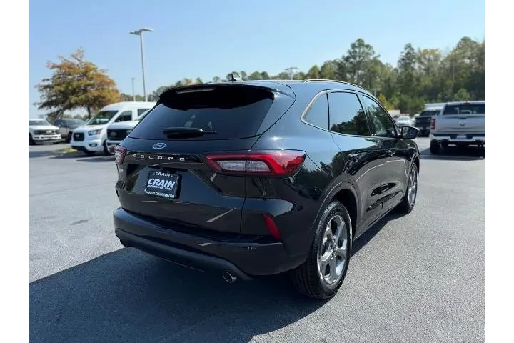 $17779 : Ford Escape 2023 ST-Line 4dr image 8