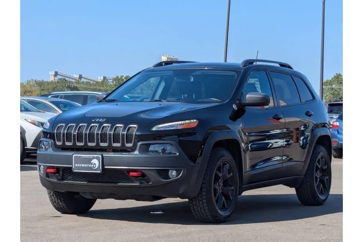 $15974 : 2017 Cherokee Trailhawk image 10