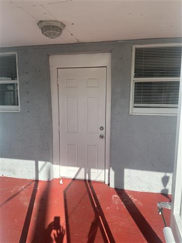 $1600 : Rento efficiency /Miami .33167 image 8