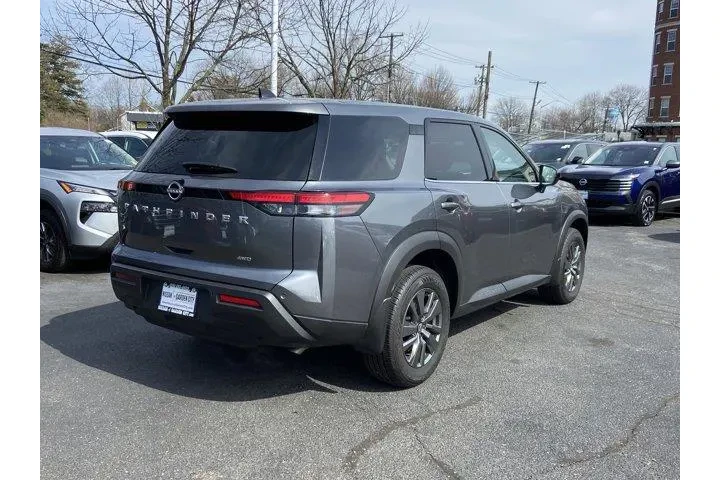 $28105 : Nissan Pathfinder 2024 AWD S image 4
