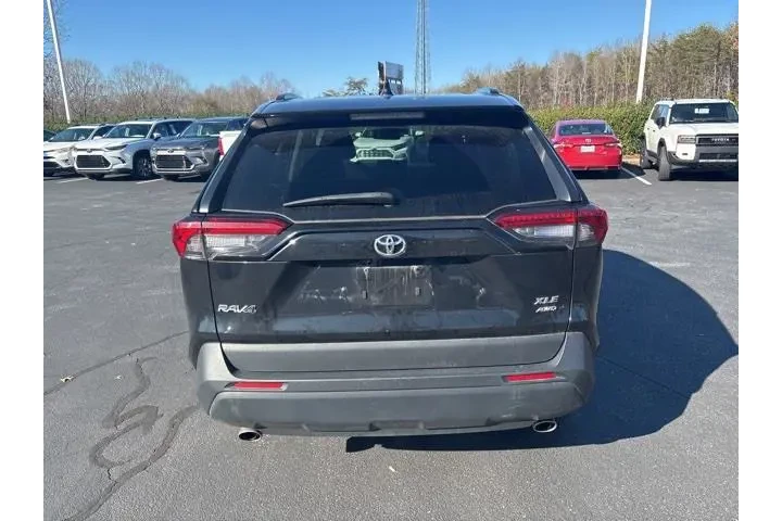 $29636 : Toyota RAV4 2024 AWD XLE 4dr image 6