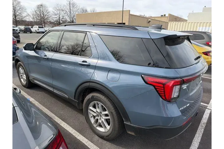 $33669 : Ford Explorer 2025 Active 4d image 4