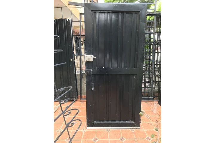 $450000 : Vendo varias puertas en lámina image 3