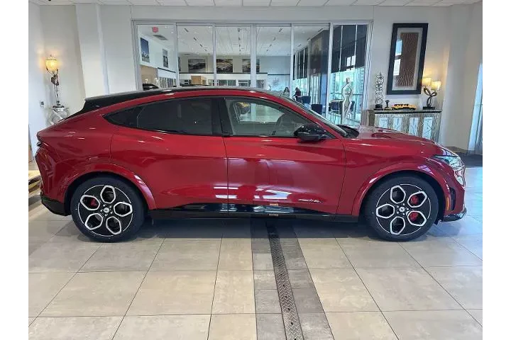 $37996 : Ford Mustang Mach-E 2023 AWD image 3