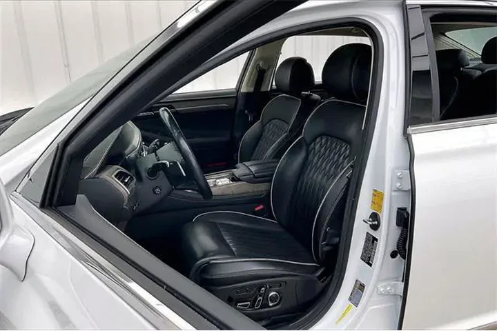 $26490 : Genesis G90 2021 3.3T Premiu image 8