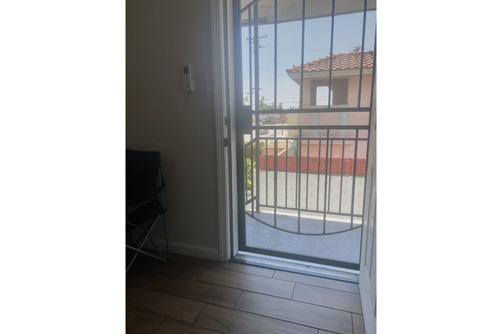 $640 : Comparto cuarto image 6