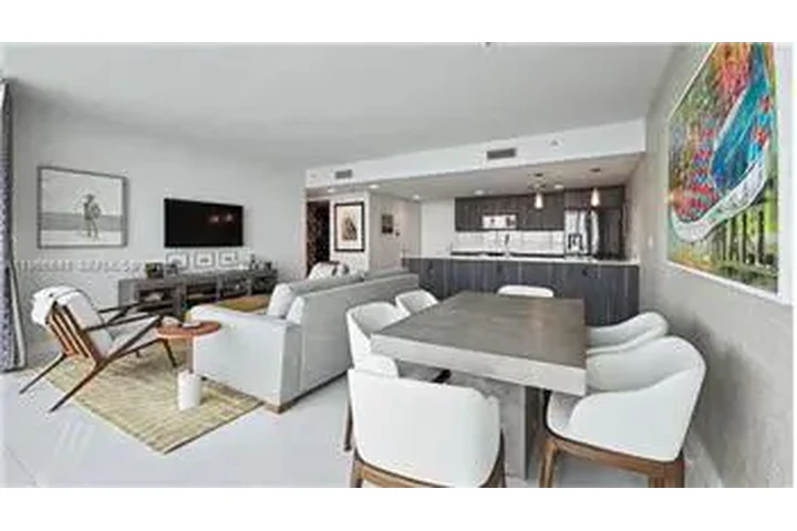 $5500 : Rental property with 1 bedro image 5