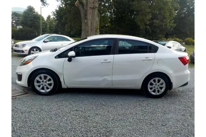 $7924 : 2017 Rio LX Auto image 2