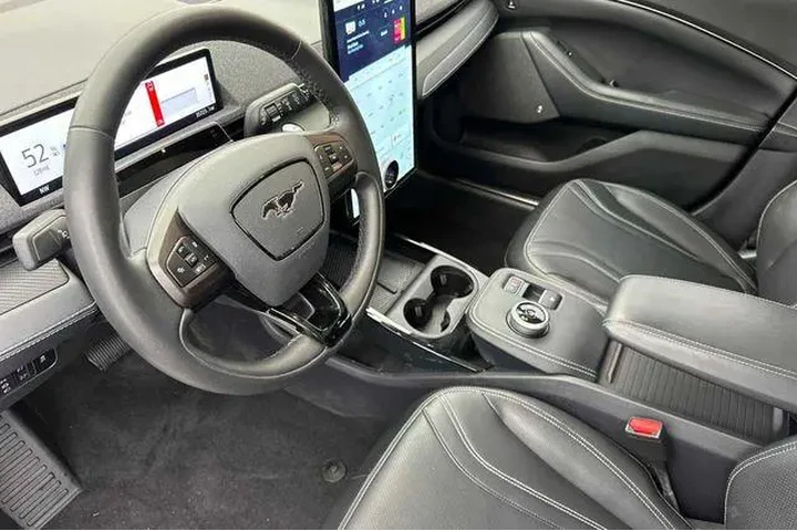 $25666 : Ford Mustang Mach-E 2023 Pre image 4