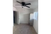 $1000 : Se renta cuarto para mujer thumbnail