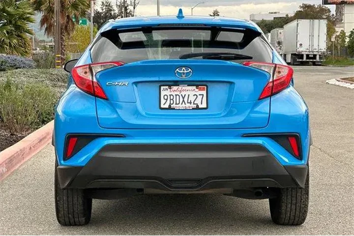 $15777 : Toyota C-HR 2019 LE 4dr Cros image 5