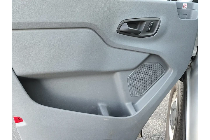 $22900 : 2019 Transit 250 Van Low Roof image 10