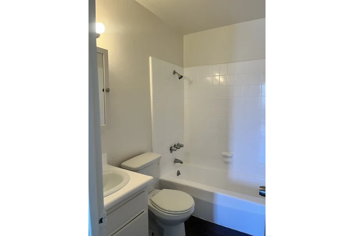 $1595 : For rent apt image 9