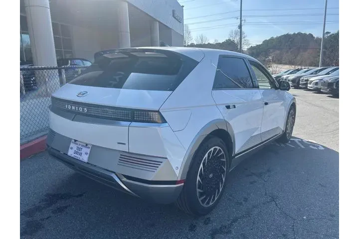 $28547 : Hyundai IONIQ 5 2023 AWD Lim image 5
