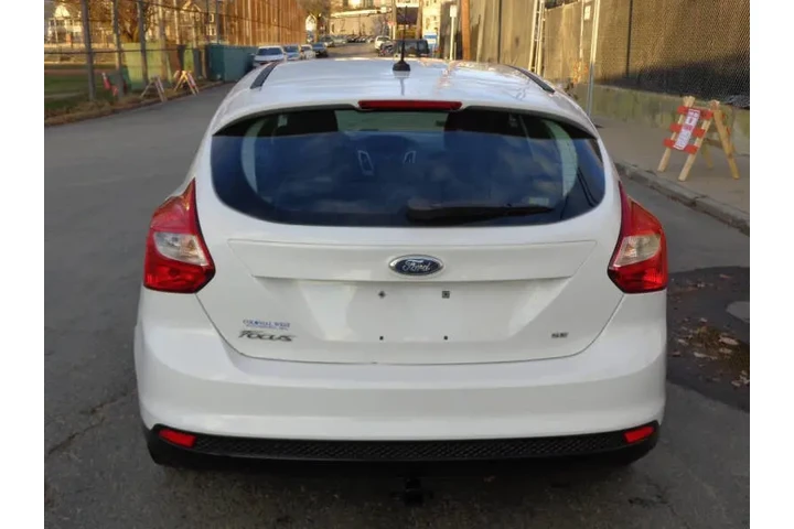 $4950 : 2014 Focus SE image 5