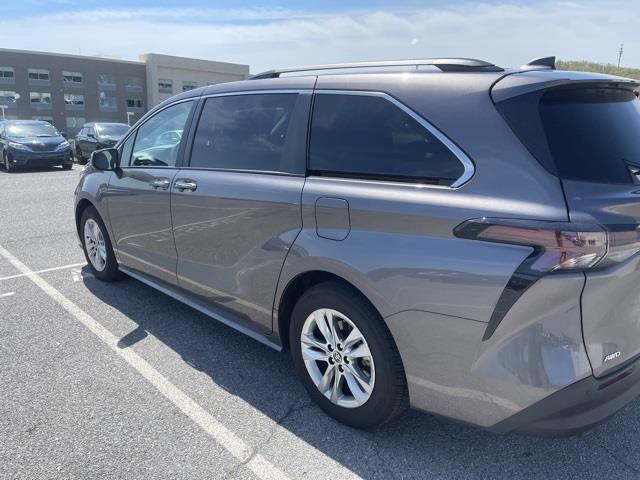 $49998 : PRE-OWNED 2024 TOYOTA SIENNA image 3