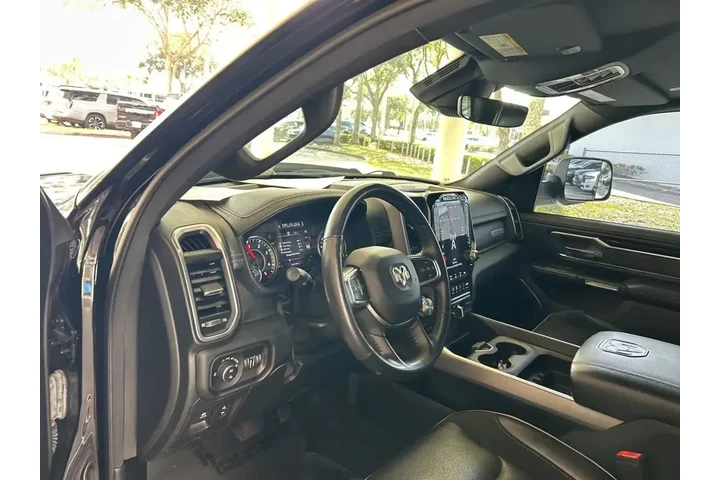 $32010 : Ram 1500 2021 4x2 Laramie 4d image 6