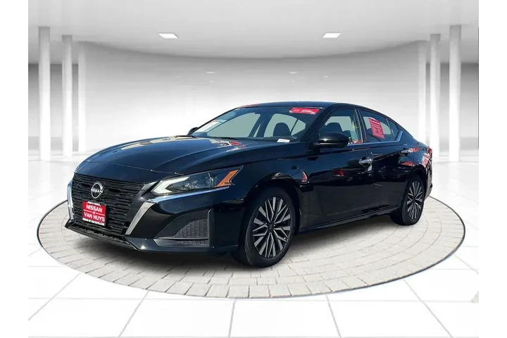 $18498 : Nissan Altima 2023 2.5 SV 4d image 1