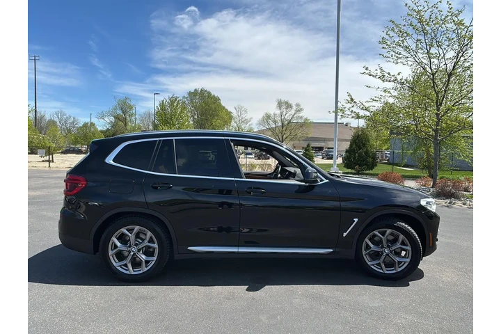 $27293 : 2021 X3 xDrive30e image 9