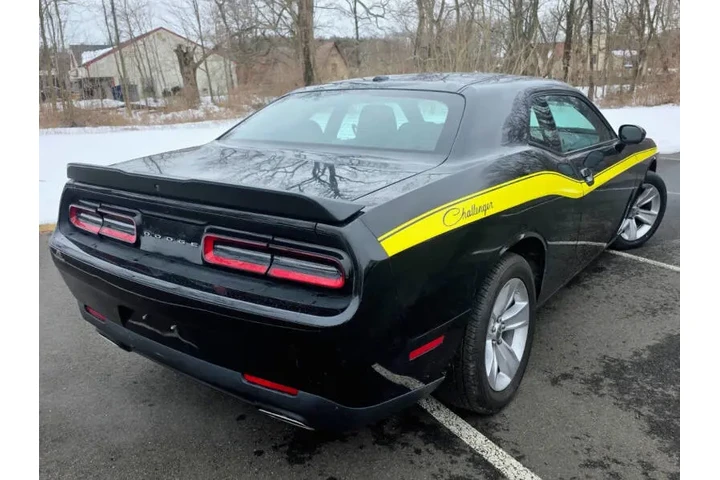 $26900 : 2023 Challenger SXT image 8