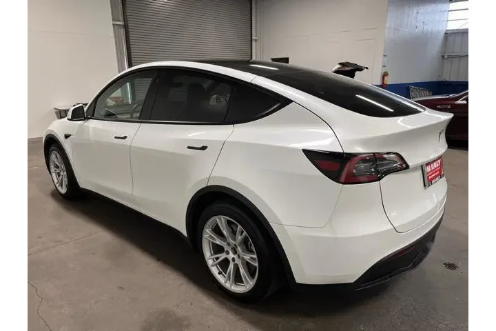 $25442 : Tesla Model Y 2021 AWD Long image 5