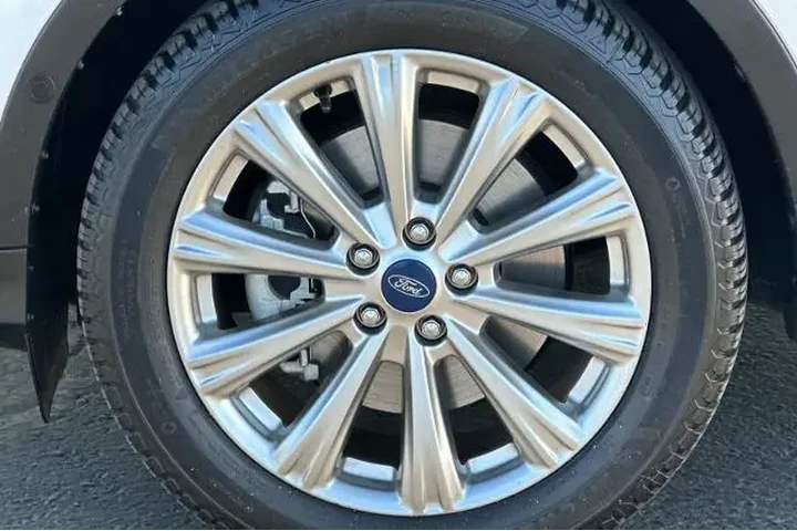 $17995 : Ford Escape 2018 AWD Titaniu image 7