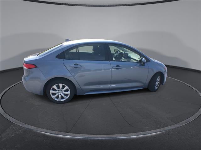 $20000 : PRE-OWNED 2022 TOYOTA COROLLA image 9