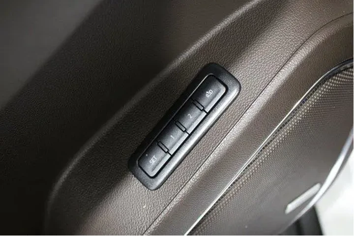 $39982 : GMC Yukon 2019 4x4 Denali 4d image 8