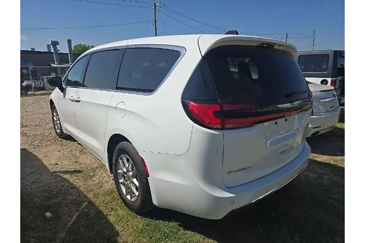 $28834 : Chrysler Pacifica 2025 Selec image 2