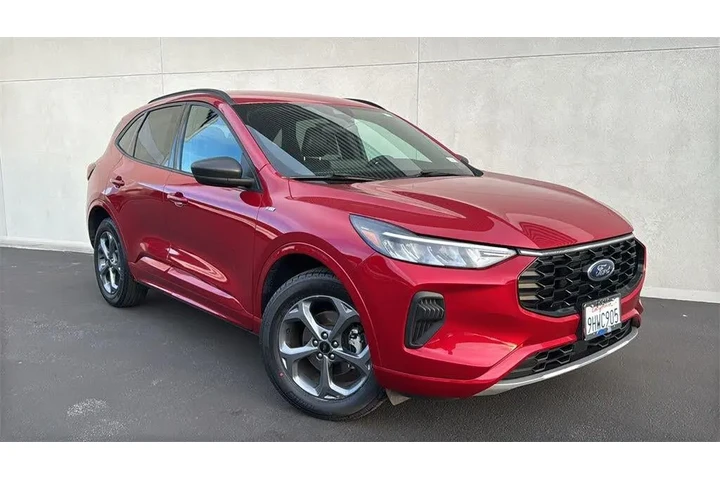 $28945 : Ford Escape 2023 AWD ST-Line image 1