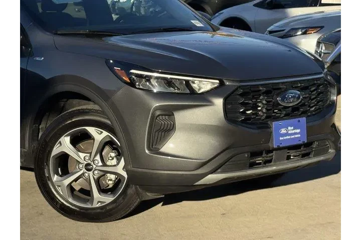 $28151 : Ford Escape 2025 AWD ST-Line image 2