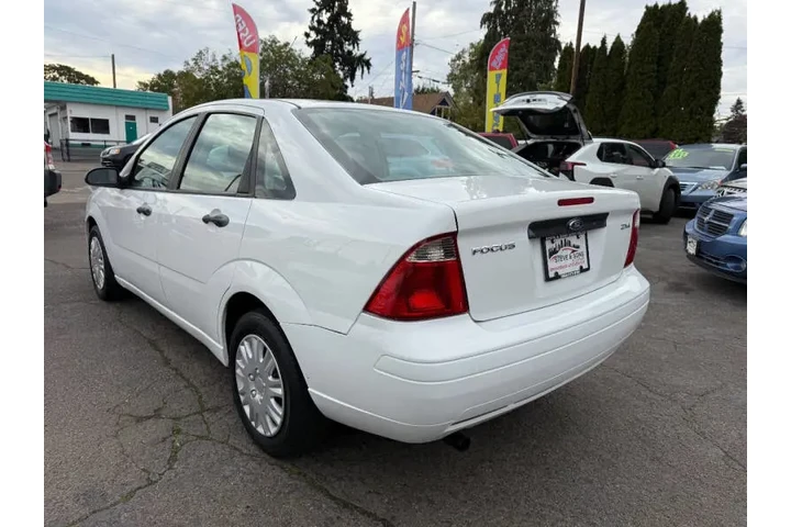 $4995 : 2005 Focus ZX4 S image 6