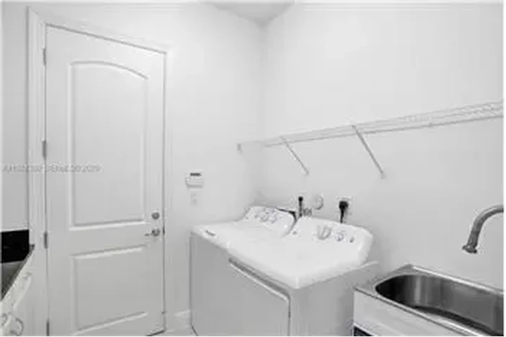 $4500 : Rental property with 3 bedro image 8