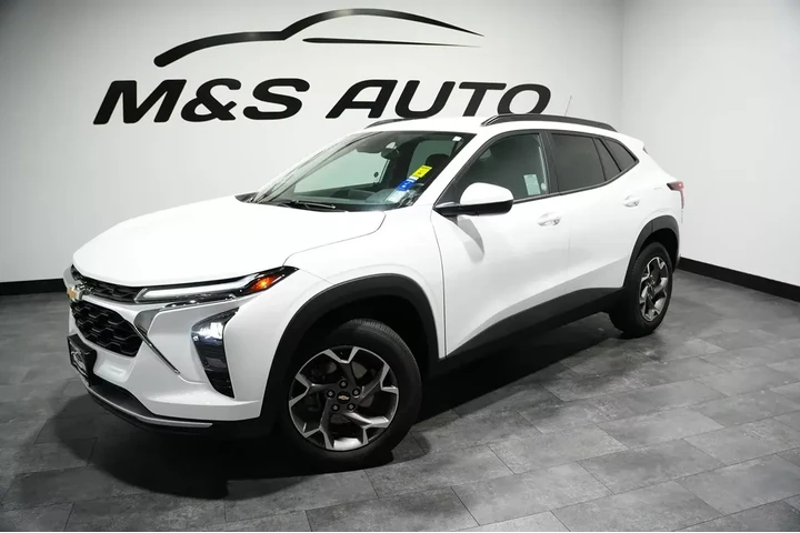 $21999 : 2025 Trax image 2