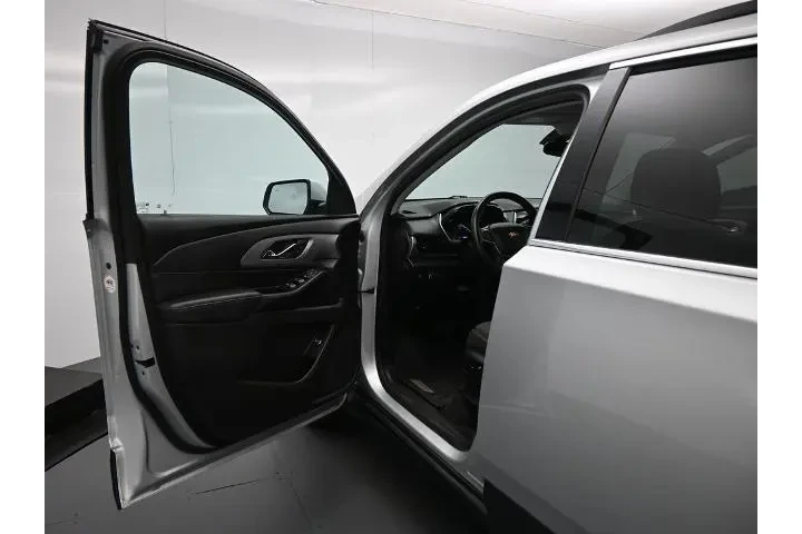 $25419 : Chevrolet Traverse 2021 LT C image 9