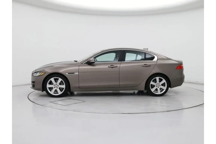 $16998 : Jaguar XE 2017 25t Prestige image 3