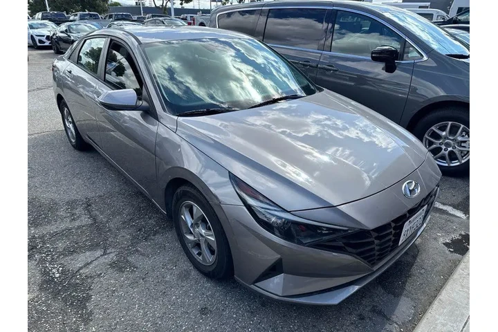$14828 : Hyundai ELANTRA 2021 SE 4dr image 1