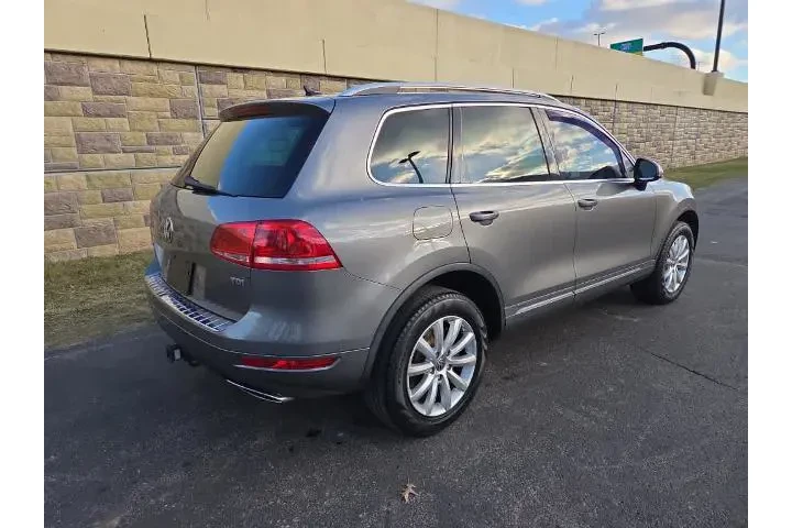 $7800 : Volkswagen Touareg 2012 AWD image 7