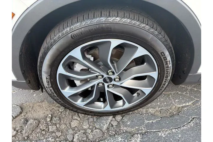 $39998 : Lincoln Nautilus 2023 AWD Re image 10