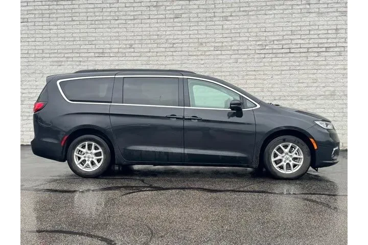 $27481 : Chrysler Pacifica 2022 Touri image 3