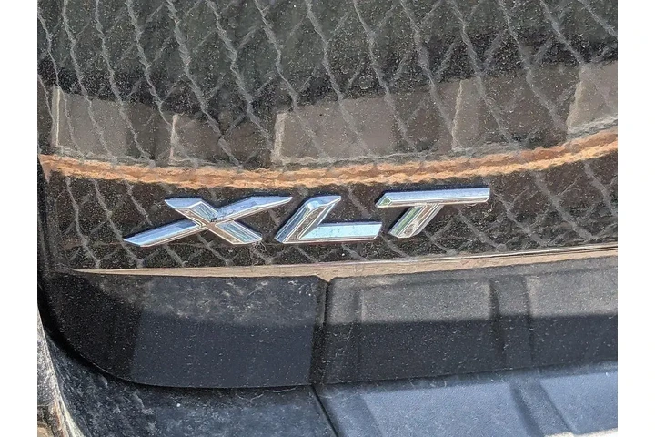 $31698 : Ford Explorer 2023 XLT 4dr S image 2