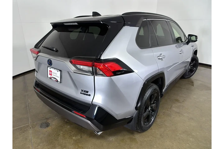 $30299 : Silver Certified 2020 RAV4 Hy image 10