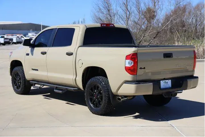 $33136 : Toyota Tundra 2016 4x4 TRD P image 6