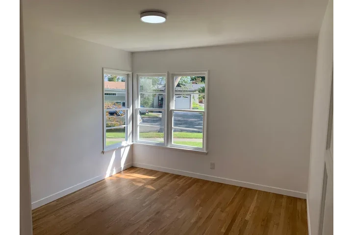 $1500 : Santa Ana - Home Available image 7