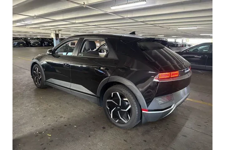 $19998 : Hyundai IONIQ 5 2022 SE 4dr image 4