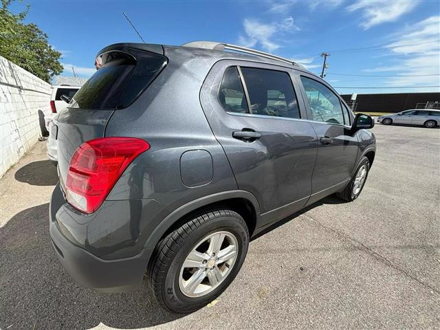 $13990 : 2016 CHEVROLET TRAX2016 CHEVR image 5