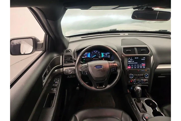 $22998 : Ford Explorer 2019 AWD XLT 4 image 9