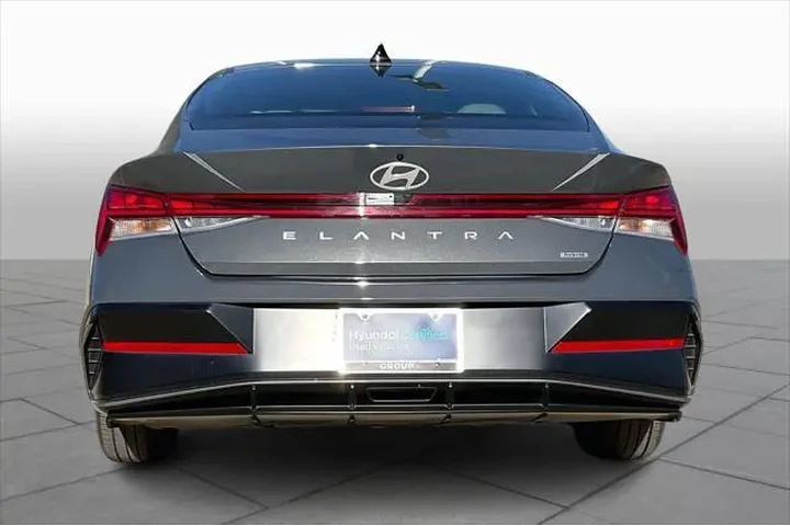 $25699 : Hyundai ELANTRA Hybrid 2025 image 4