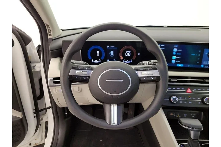 $24998 : Hyundai TUCSON 2025 AWD SE 4 image 1