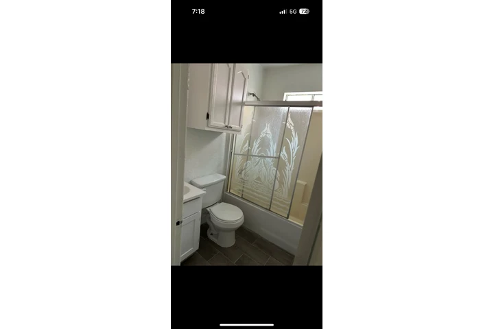 $1400 : Studio image 1
